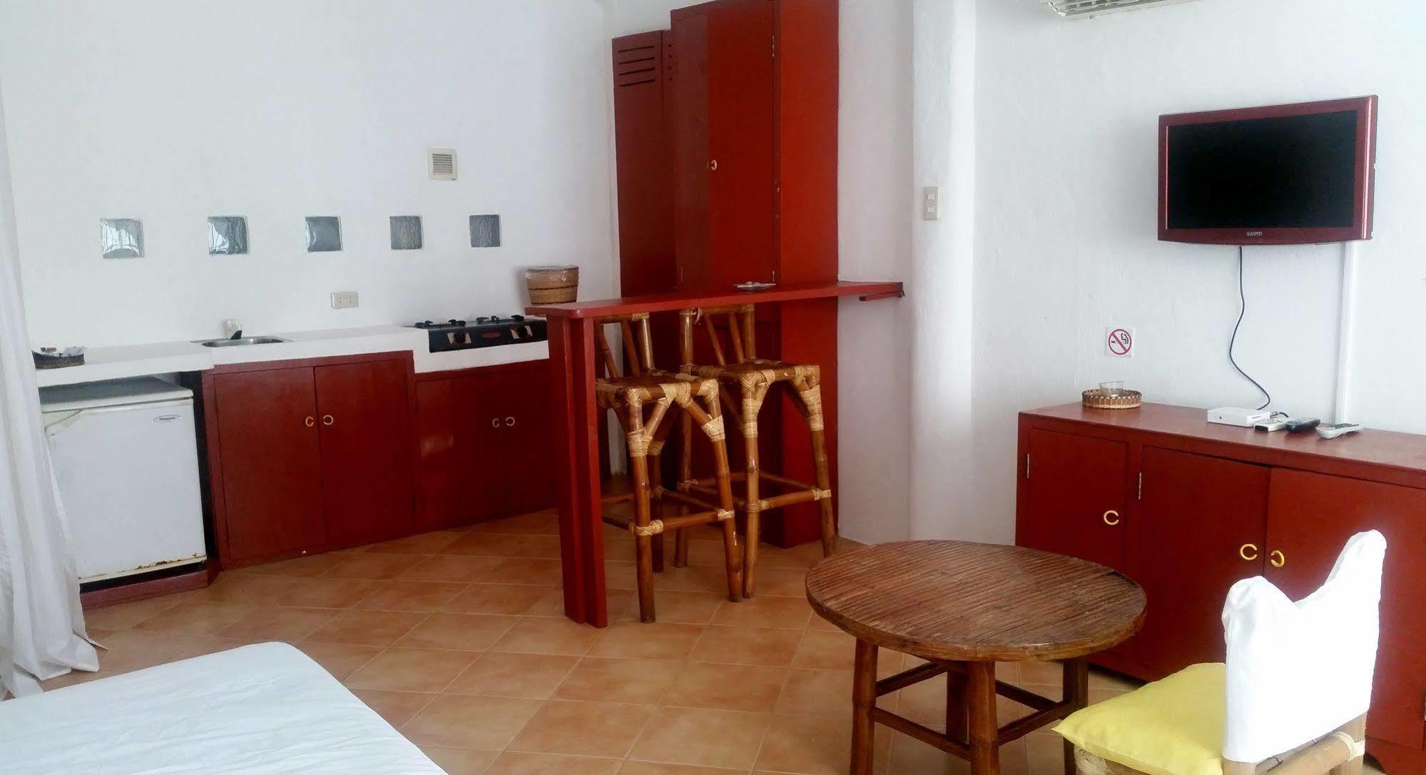 Artista Beach Villa Balabag  Exterior foto
