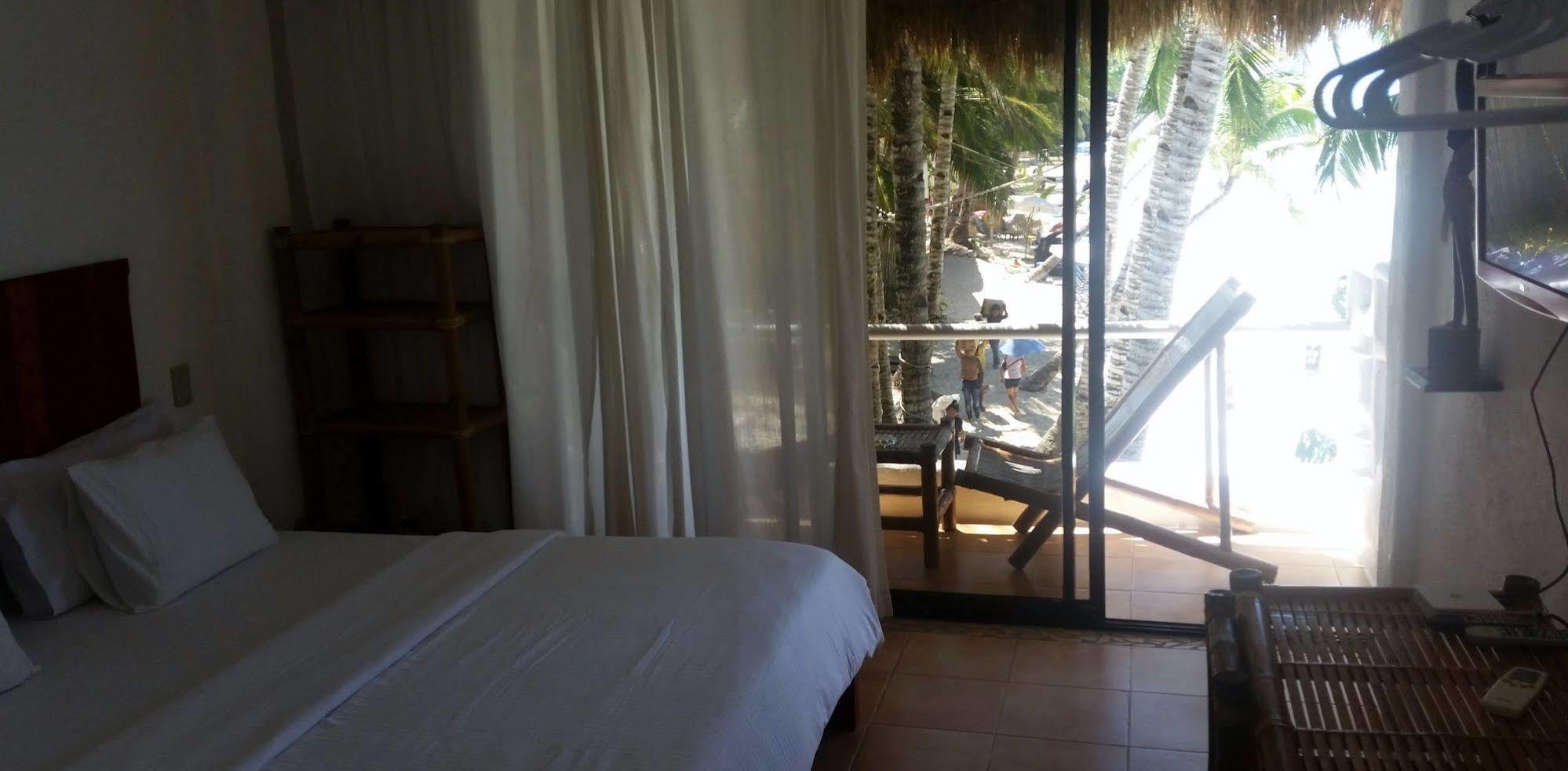 Artista Beach Villa Balabag  Exterior foto
